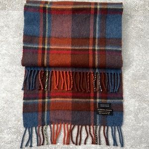 VINTAGE BARNEYS NEW YORK SCARF GREAT CONDITION 75% lambs wool 25% angora
